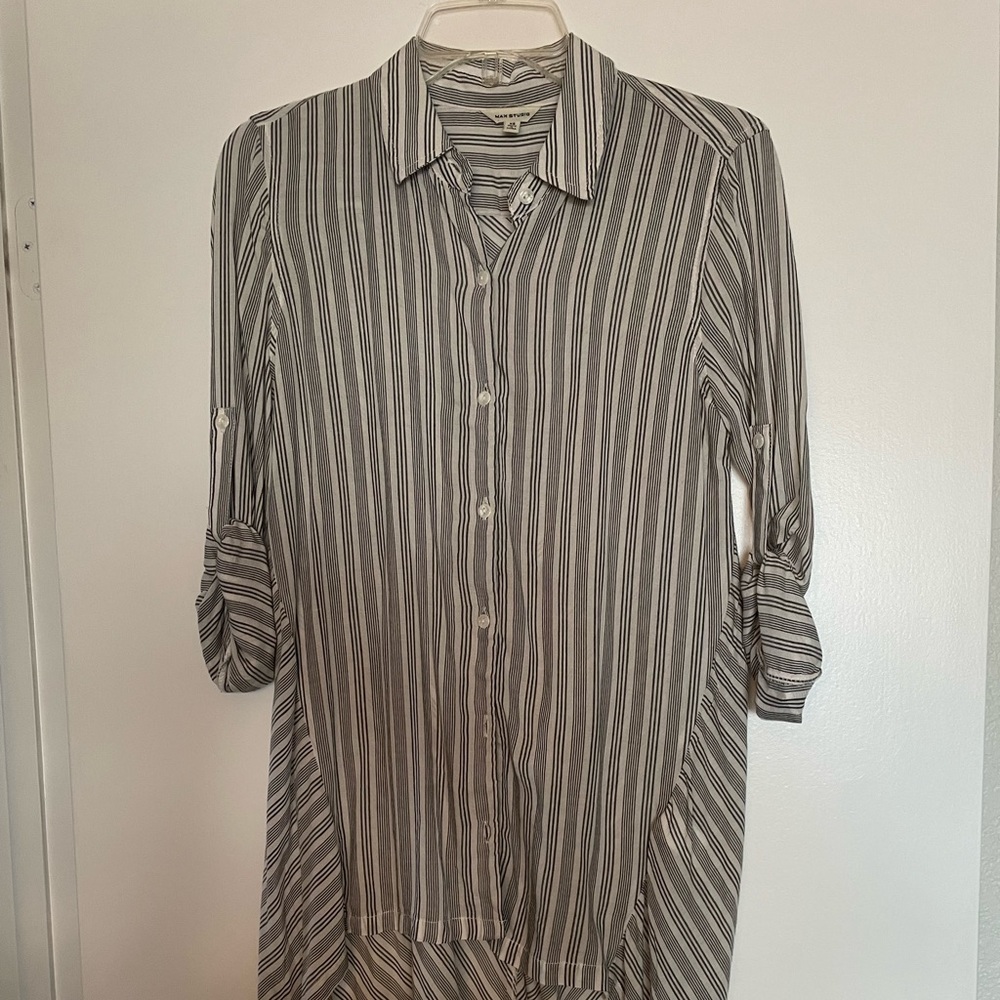Max Studio trendy shirt style top (xs )